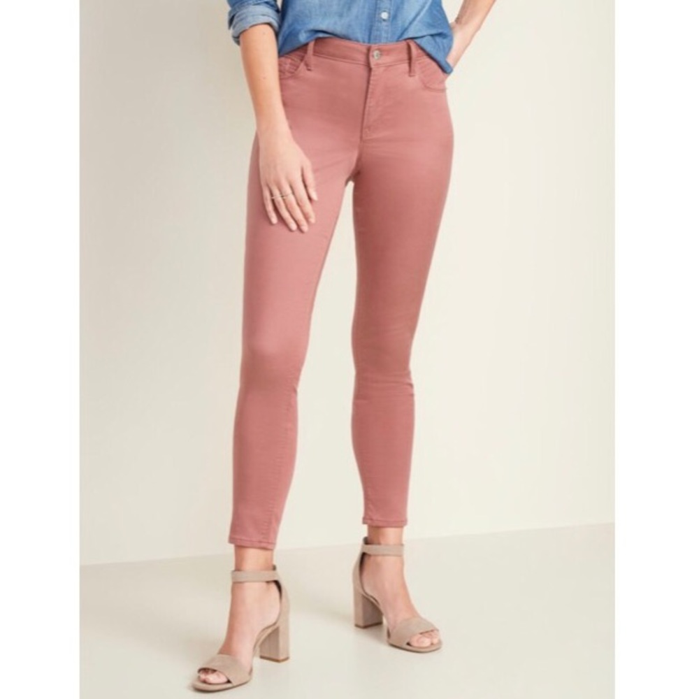 Mid-Rise Sateen Rockstar Super Skinny Jeans